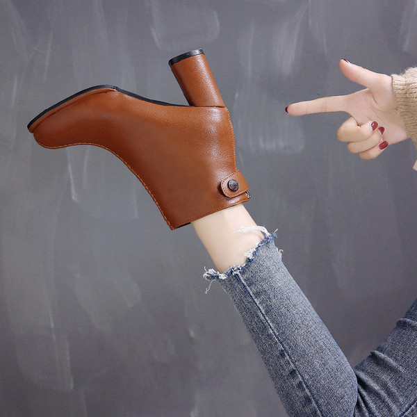 Modern női csizma magassarkúval, három színben