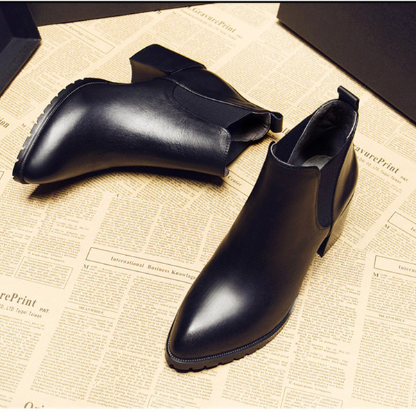 Eko bőrből készült stílusos női csizma fekete színben - hegyes modell