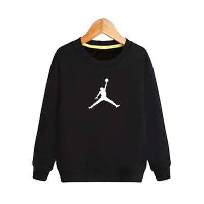 Eжедневен детски суичър с цветна апликация в няколко вида 