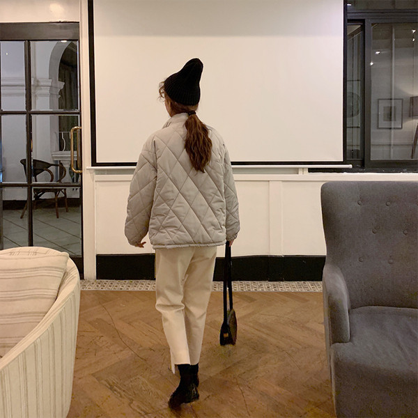 Μοντέρνο γυναικείο μπουφάν με κορδόνια και μεγάλες τσέπες σε δύο χρώματα