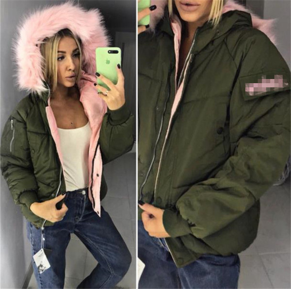 Sport-alkalmi női kabát rövid modell zöld pehelyszínnel