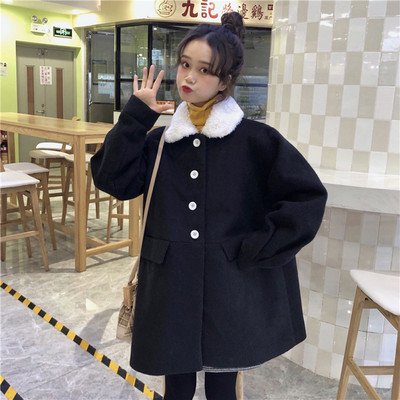 Modern női kabát zsebekkel és pehelygallérral több színben