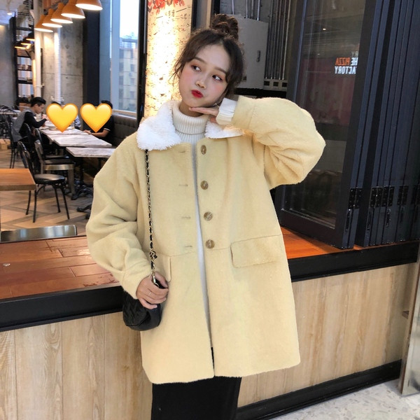 Modern női kabát zsebekkel és pehelygallérral több színben