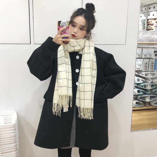 Modern női kabát zsebekkel és pehelygallérral több színben