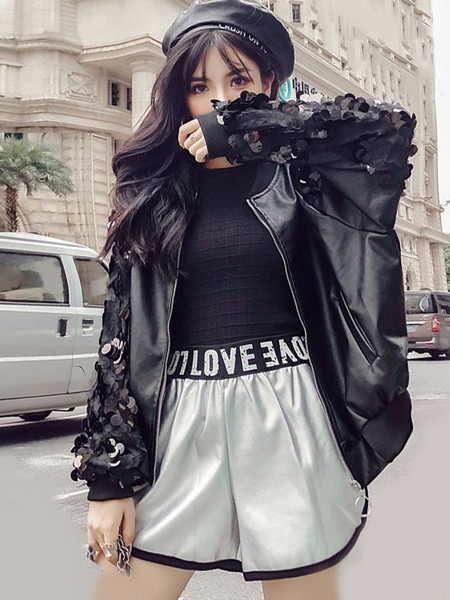 Aktuális női kabát eko bőrből flitterekkel az ujjain fekete színben