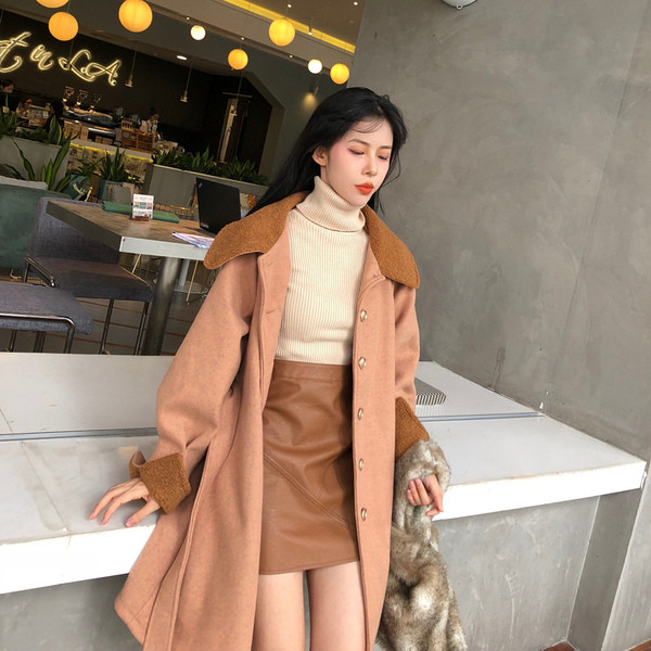 Stílusos női kabát modell övvel fehér és barna színben