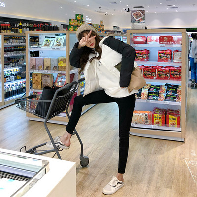 Αθλητικό casual γυναικεία μπουφάν με κουκούλα σε λευκό χρώμα