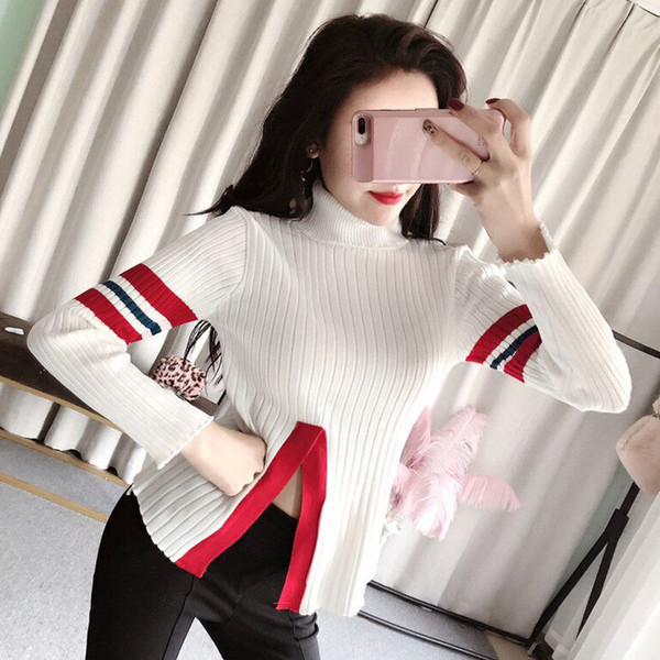 Modern női pulóver magas gallérral és színes fekete-fehér szegéllyel