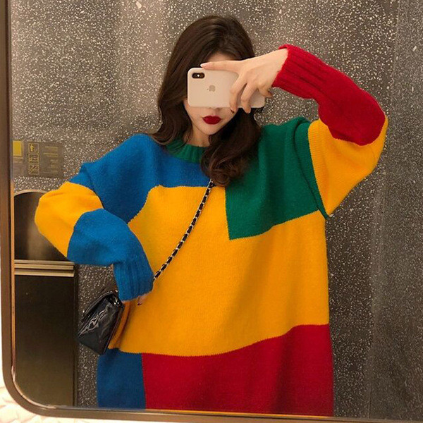 Színes női pulóver O-alakú gallérral - hosszú modell