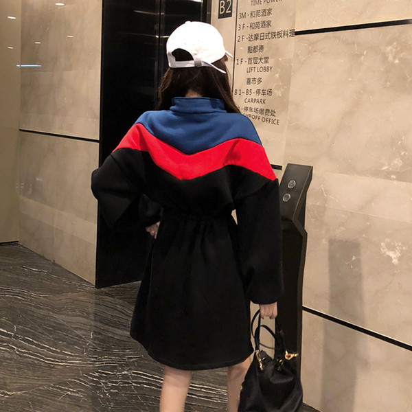 Lezser női ruha zsebekkel, gumírozott derékkal, két színben