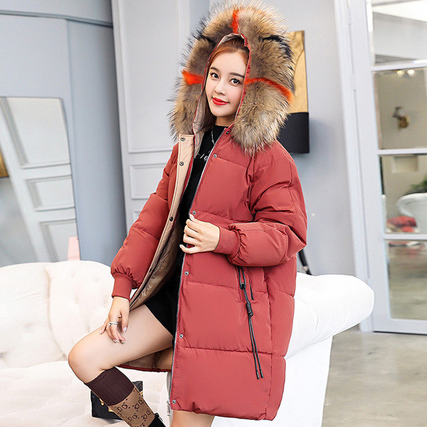 Modern női téli kabát hosszú modell színes pehellyel