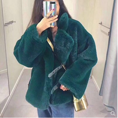 Modern női pehelykabát V-alakú gallérral több színben