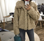 Модерна дамско пухено палто къс модел в няколко цвята 