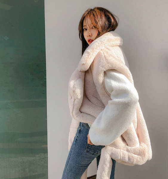 Téli női pehelymellény V-alakú gallérral, három színben