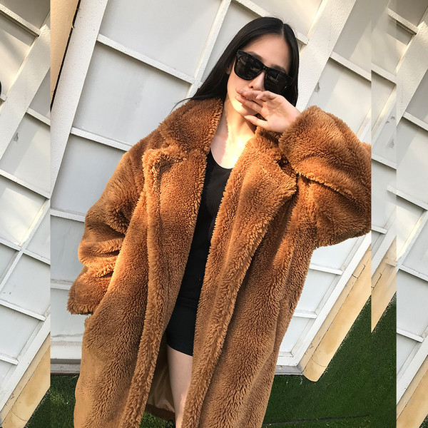 Зимно дамско пухено палто дълъг модел с V-образно деколте в два цвята 