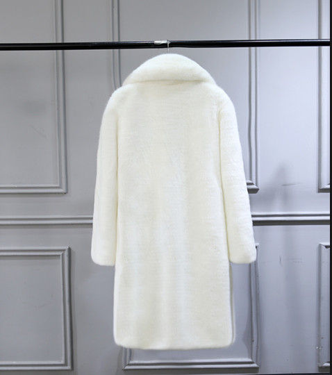 Stílusos női télikabát hosszú modell V-nyakkal, több színben