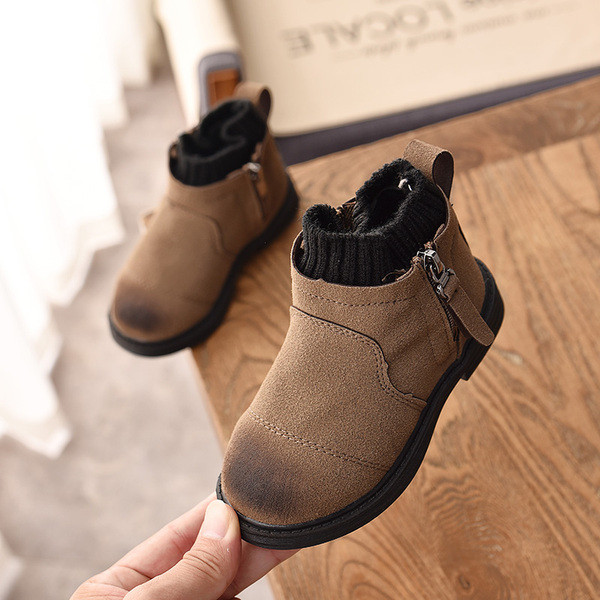 Gyerekcsizma lányoknak három színben