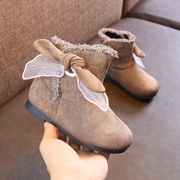 Modern gyerekcsizma három színben, szalaggal