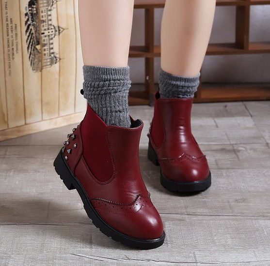 Modern gyerekcsizma lányoknak díszszemekkel