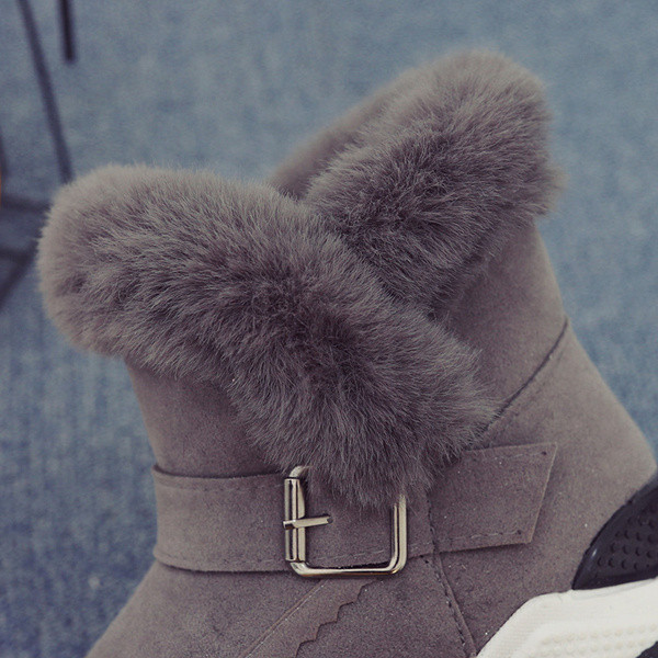 Aktuális gyerekcipő pehelytal, három színben