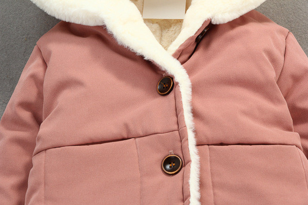 Modern téli gyerekkabát meleg béléssel és 3D elemmel, két színben