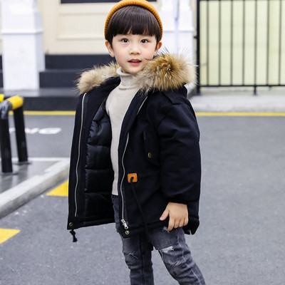 Aktuális gyerekkabát fiúknak aszimmetrikus modell két színben