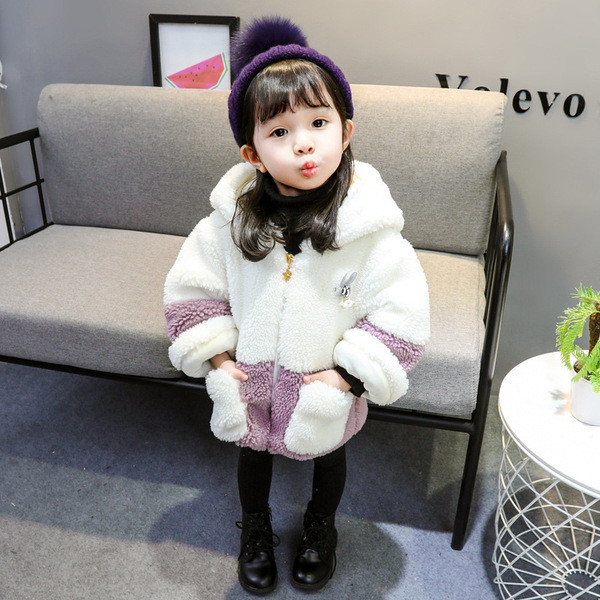 Modern, kapucnival ellátott gyerek kabát, két színben