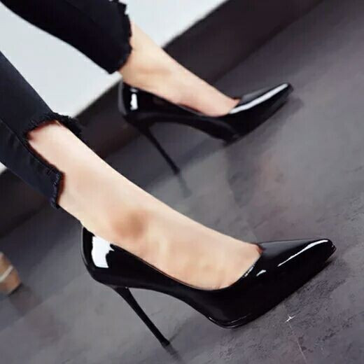 Női elegáns magas sarkú cipő több színben