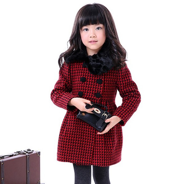 Stílusos gyerekkabát lányoknak pehelygallérral, két színben