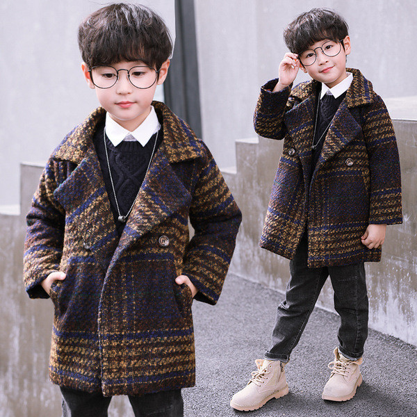 Stílusos, zsebes gyerekkabát fiúknak