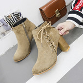 Modern női csizma eco velúr fűzővel bézs és fekete színben