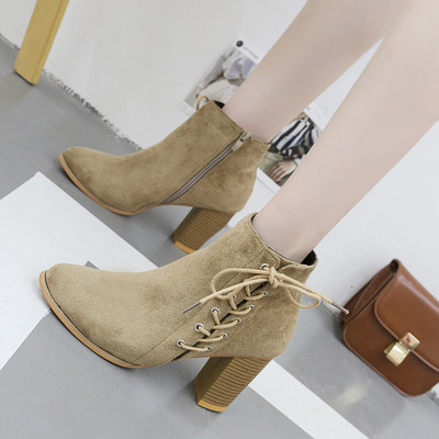 Modern női csizma eco velúr fűzővel bézs és fekete színben