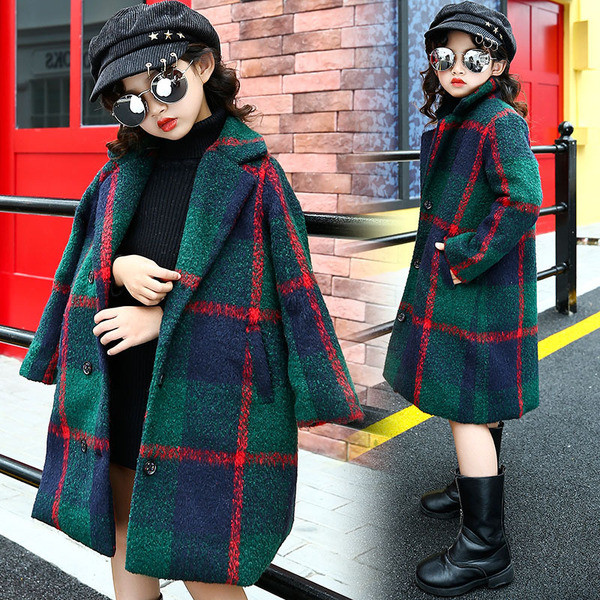 Stílusos gyerekkabát lányoknak, hosszú modell