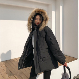 Modern női kabát - széles modell kapucnival