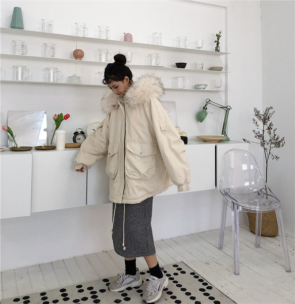 Модерно дамско стилно яке в бял цвят и пух