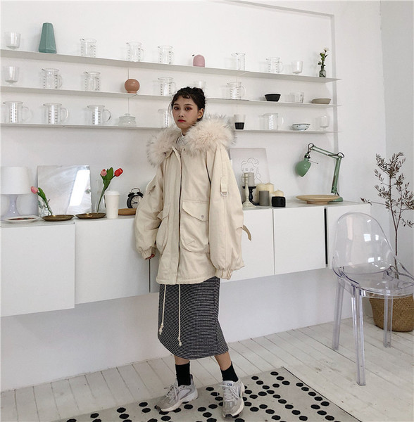 Модерно дамско стилно яке в бял цвят и пух