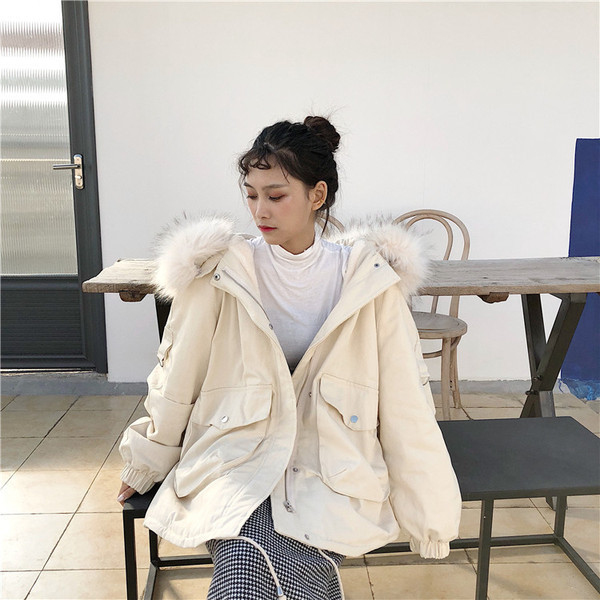 Модерно дамско стилно яке в бял цвят и пух