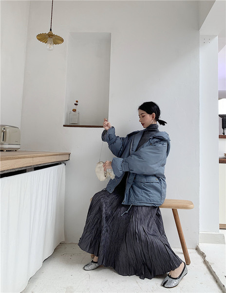 Дамско яке в син цвят - широк модел с качулка