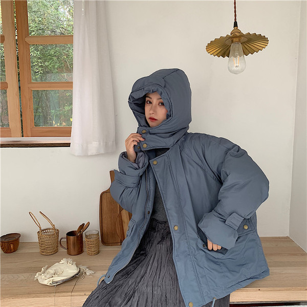 Дамско яке в син цвят - широк модел с качулка