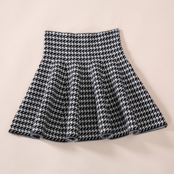 Γυναικεία κομψή φούστα για το φθινόπωρο και το χειμώνα σε τέσσερα χρώματα