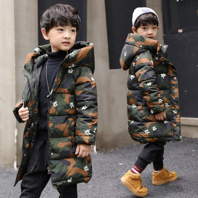 Модерно детско яке за момчета дълъг модел с камуфлажен десен