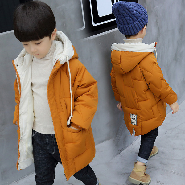 Fiúknak való napi gyerekkabát két színben