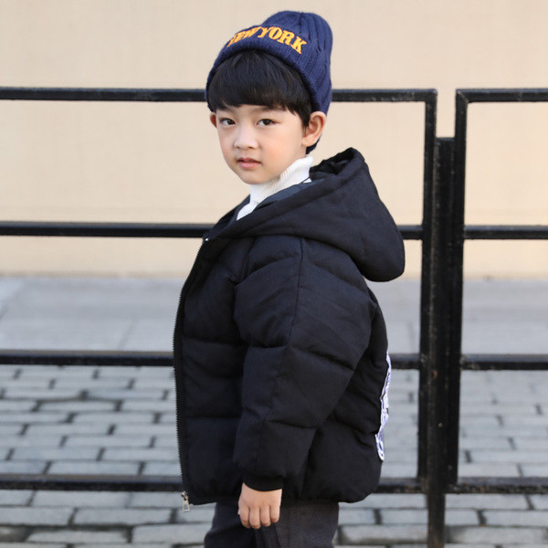 Téli gyerekdzseki kapucnival fiúknak és lányoknak egyaránt