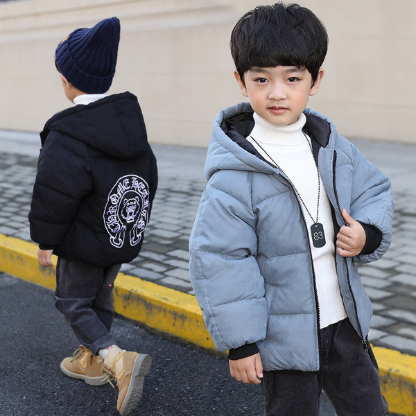 Téli gyerekdzseki kapucnival fiúknak és lányoknak egyaránt