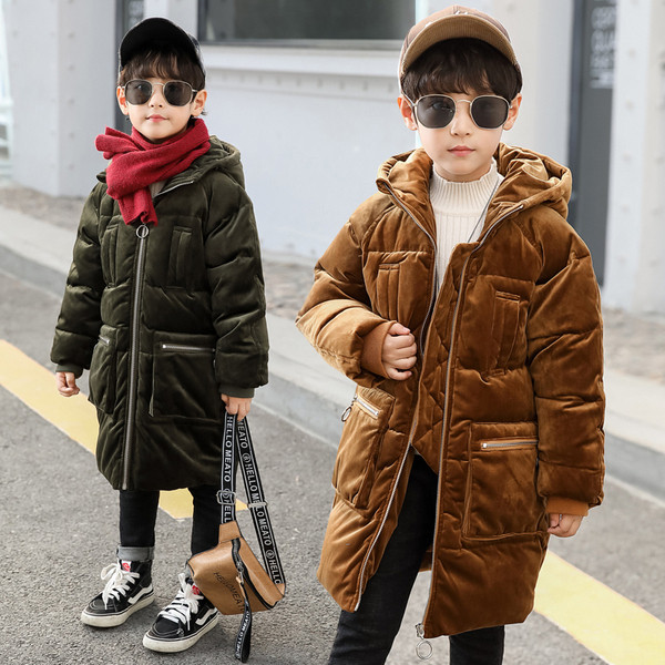 Modern gyerekkabát hosszú modell kapucnival, alkalmas fiúknak és lányoknak