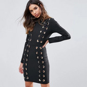 Aktuális női ruha nyakkendővel piros és piros színben