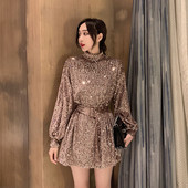 Modern női ruha flitterekkel, két színben