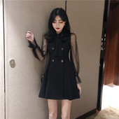 Stílusos női ruha szalaggal és átlátszó ujjakkal fekete színben