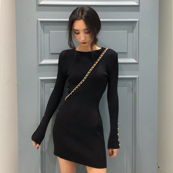 Rövid női ruha, ujjakon gombokkal, két színben