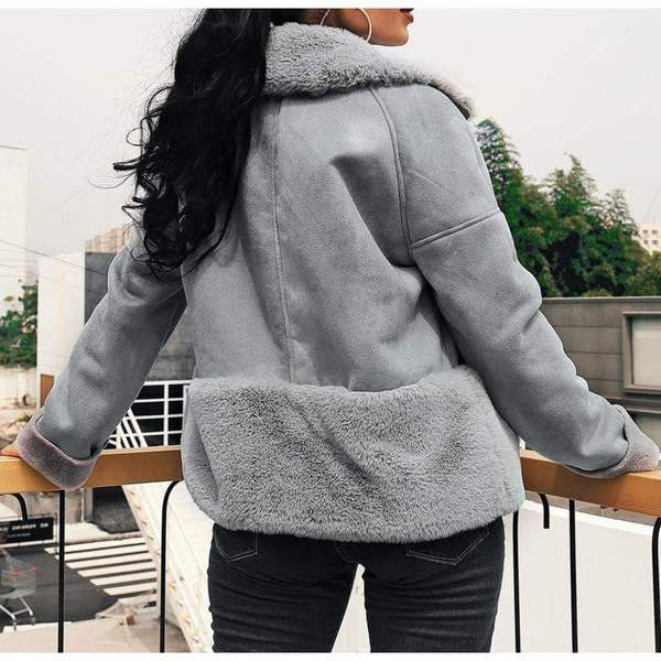 Стилно  дамско палто с V-образна яка в сив цвят